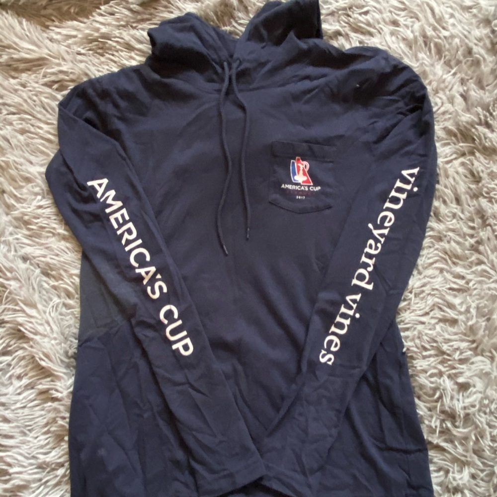 Vineyard vines long sleeve tee w/ hood